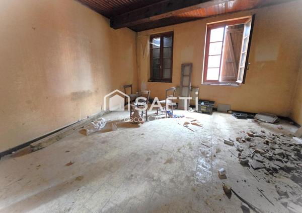 immeuble d'environ 150m² à rénover