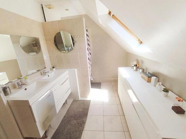 Maison familiale de 4 chambres proche de Mettray