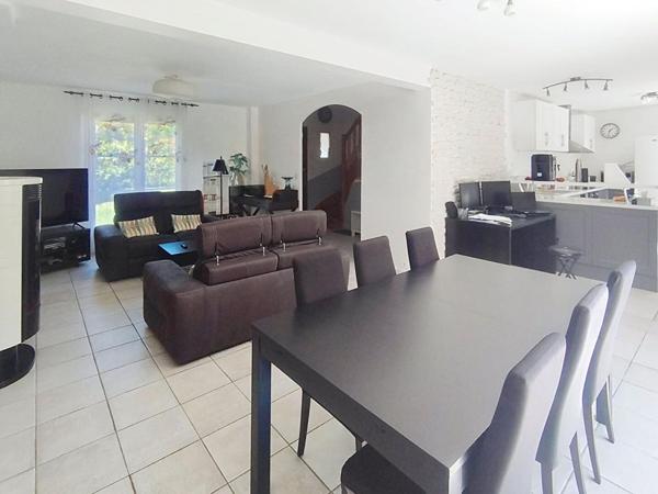 Maison familiale de 4 chambres proche de Mettray