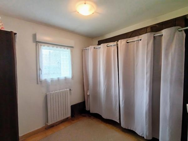 Maison à vendre 8 pièces MONTLIEU LA GARDE (17)