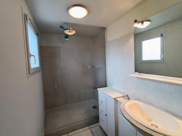 Maison à vendre 8 pièces MONTLIEU LA GARDE (17)