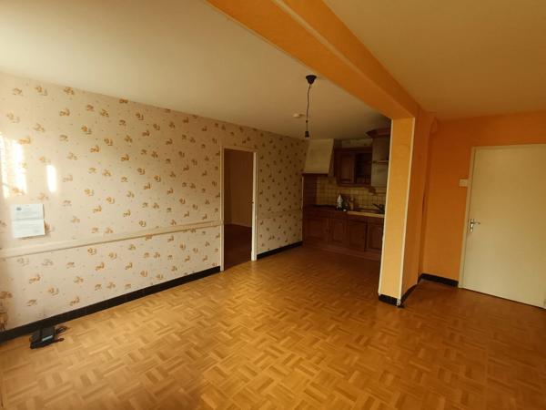 Maison à vendre 8 pièces MONTLIEU LA GARDE (17)
