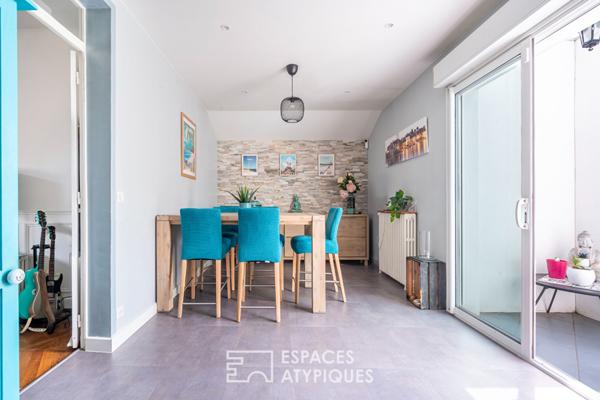 Maison familiale contemporaine avec jardin et dépendance