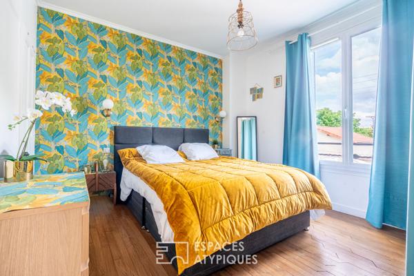 Maison familiale contemporaine avec jardin et dépendance