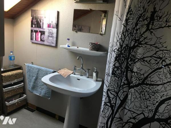 LOYETTES - CHARMANTE MAISON AU BORD DU RHONE