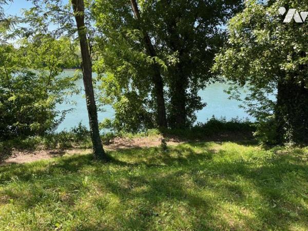 LOYETTES - CHARMANTE MAISON AU BORD DU RHONE