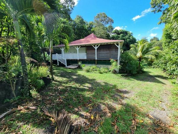 Maison à vendre    3 pièces • 80,66 m2 Pointe-Noire