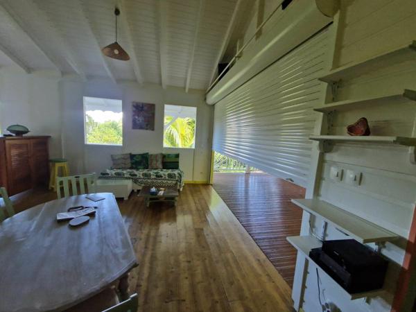 Maison à vendre    3 pièces • 80,66 m2 Pointe-Noire