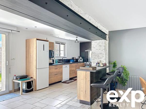 Maison  d'env. 200 m2 -6 ch et un T2 indépendante