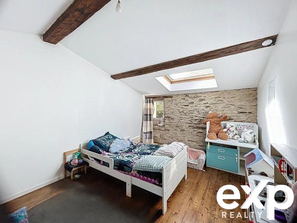 Maison  d'env. 200 m2 -6 ch et un T2 indépendante