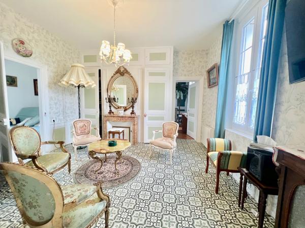 Magnifique maison de Maître du XIXè s. rénovée avec respect des codes de l'ancien