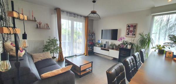 APPARTEMENT REZ DE JARDIN AVEC TERRASSE