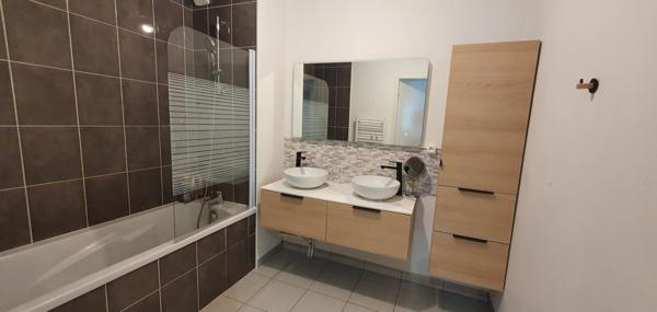 APPARTEMENT REZ DE JARDIN AVEC TERRASSE