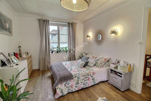 Maison 2 chambres avec cour à EPERNON