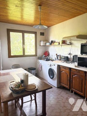 A VENDRE - RENNES (35) - Maison de 1972 située à environ 500 m de la station de métro Mabilais,...