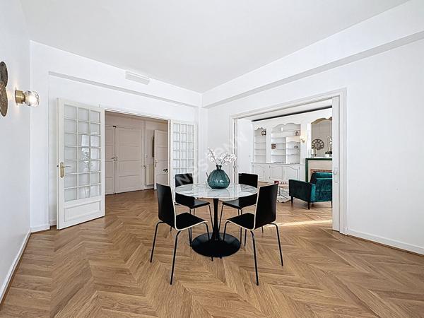 HYPER CENTRE - DROIT AU STATIONNEMENT