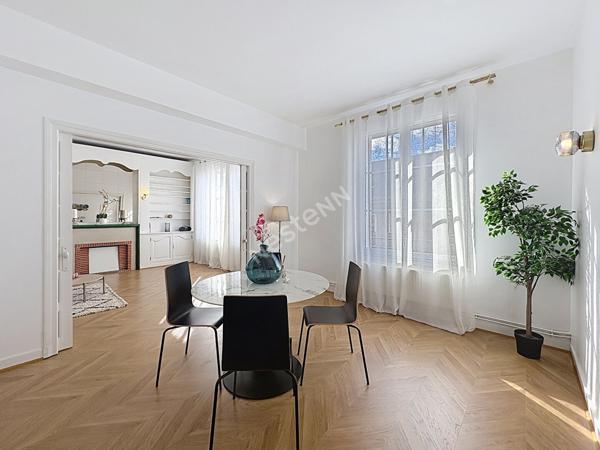 HYPER CENTRE - DROIT AU STATIONNEMENT