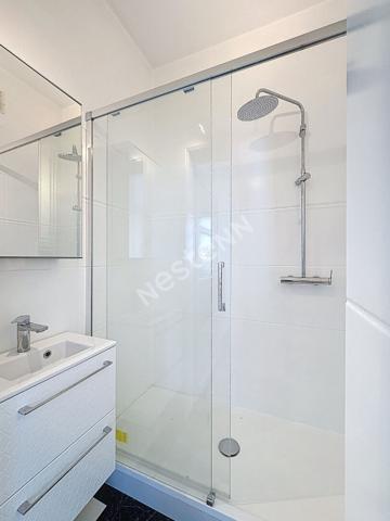 HYPER CENTRE - DROIT AU STATIONNEMENT