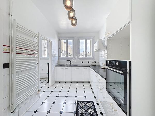 HYPER CENTRE - DROIT AU STATIONNEMENT