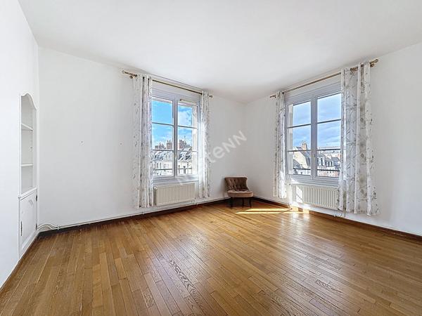 HYPER CENTRE - DROIT AU STATIONNEMENT