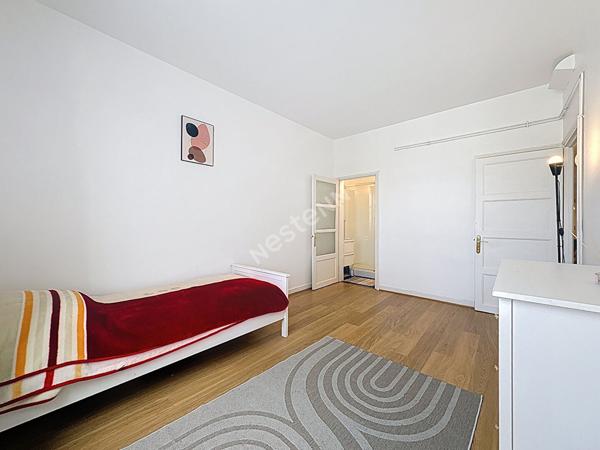 HYPER CENTRE - DROIT AU STATIONNEMENT