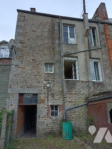 A vendre maison de bourg en pierre, sur TINCHEBRAY-BOCAGE