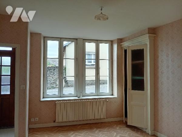 A vendre maison de bourg en pierre, sur TINCHEBRAY-BOCAGE