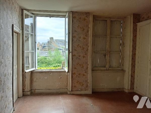 A vendre maison de bourg en pierre, sur TINCHEBRAY-BOCAGE