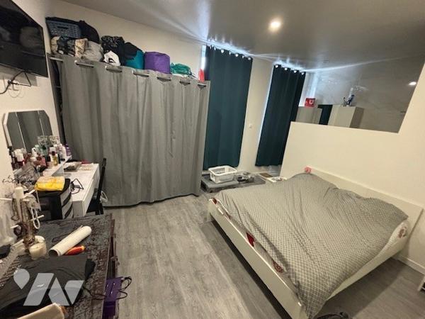 UNE MAISON A USAGE D'HABITATION