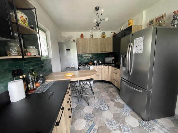 Maison - Proximite oloron-sainte-marie - Réf.:205413 PROXIMITE OLORON - TRES BELLE VILLA T5 AVEC UNE DEPENDANCE MAISON BOIS, JARDIN ET GARAGE -