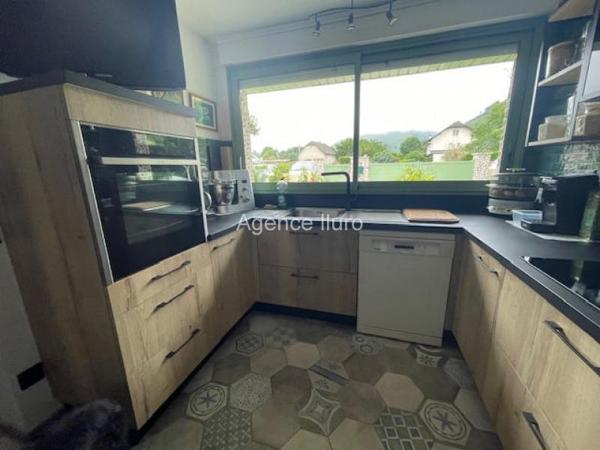 Maison - Proximite oloron-sainte-marie - Réf.:205413 PROXIMITE OLORON - TRES BELLE VILLA T5 AVEC UNE DEPENDANCE MAISON BOIS, JARDIN ET GARAGE -