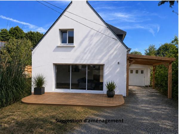 Centre-bourg de Saint-Avé – Maison entièrement rénovée de 120 m² sur un terrain de 500 m², comprenant 3 chambres, vie de plain-pied, garage, jardin, pompe à chaleur récente et DPE B.