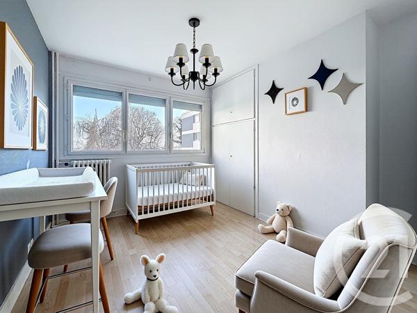 Appartement F3 à vendre  3 pièces - 61 m2 VILLENEUVE LE ROI - 94