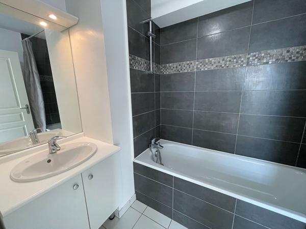 Appartement terrasse Saint Sebastien Sur Loire centre-bourg 2 pièce(s) 48.59 m² - Dernier étage