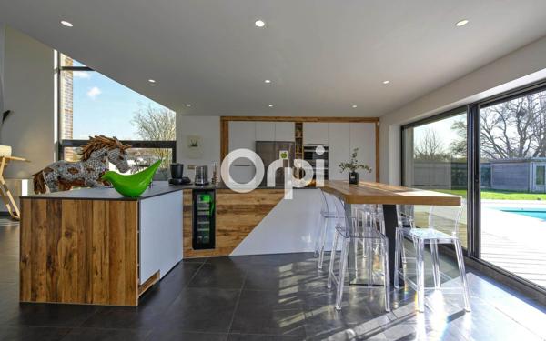 Maison à vendre    6 pièces • 232 m2 Lille