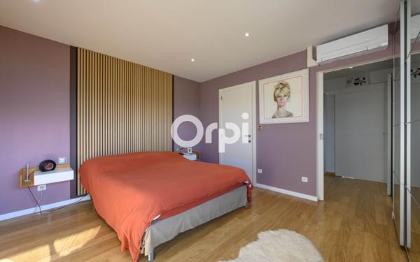 Maison à vendre    6 pièces • 232 m2 Lille