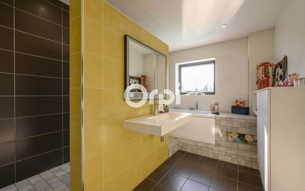 Maison à vendre    6 pièces • 232 m2 Lille