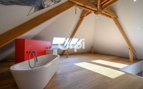 Maison à vendre    6 pièces • 232 m2 Lille