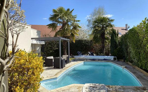 Maison à vendre    8 pièces • 196 m2 Ozoir-la-Ferrière