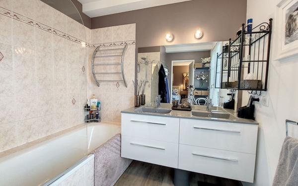 Maison à vendre    8 pièces • 196 m2 Ozoir-la-Ferrière
