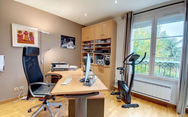 Maison à vendre    8 pièces • 196 m2 Ozoir-la-Ferrière