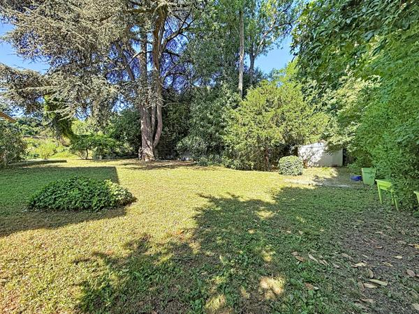 COLLONGES-AU-MONT-D’OR – PROPRIÉTÉ FAMILIALE DE 203 M² AU CŒUR D’UN PARC ARBORÉ AVEC PISCINE ET POOL HOUSE
