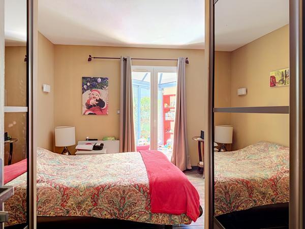 COLLONGES-AU-MONT-D’OR – PROPRIÉTÉ FAMILIALE DE 203 M² AU CŒUR D’UN PARC ARBORÉ AVEC PISCINE ET POOL HOUSE