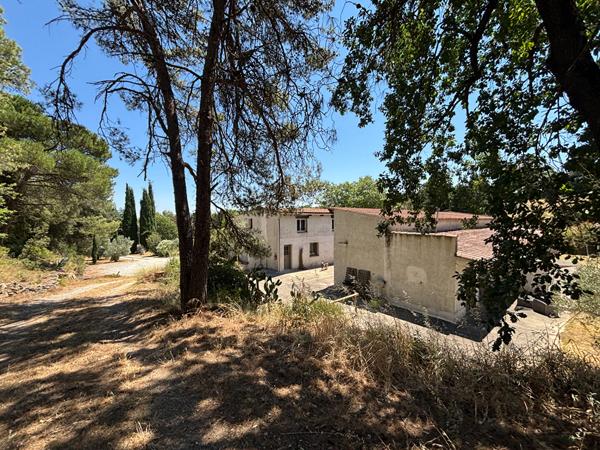 Domaine à CARCASSONNE avec piscine, gîte et chambres d'hôtes