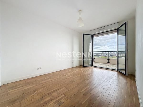ISSY LES MOULINEAUX - FORT D'ISSY - Vente appartement 2 pièces avec balcon et vue dégagée sur Paris et la Tour Eiffel
