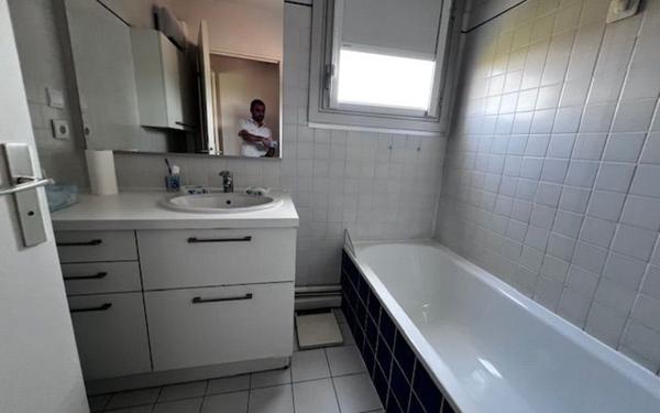 Appartement à vendre    2 pièces • 58,11 m2 Marseille 8