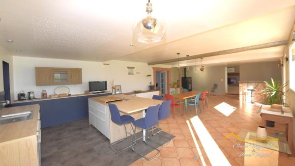 PROPRIÉTÉ DE PRESTIGE AUX PORTES DE TOULOUSE - ENTIÈREMENT RÉNOVÉE - AVEC PISCINE ET DÉPENDANCES D'EXCEPTION