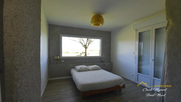 PROPRIÉTÉ DE PRESTIGE AUX PORTES DE TOULOUSE - ENTIÈREMENT RÉNOVÉE - AVEC PISCINE ET DÉPENDANCES D'EXCEPTION