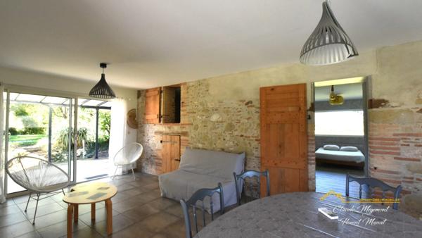 PROPRIÉTÉ DE PRESTIGE AUX PORTES DE TOULOUSE - ENTIÈREMENT RÉNOVÉE - AVEC PISCINE ET DÉPENDANCES D'EXCEPTION