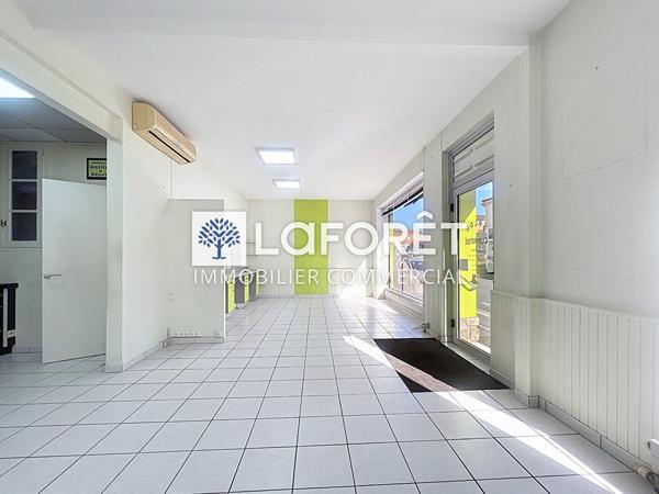 Location local commercial près de CERIZAY - 2 pièce(s) - 73 m² - 650 €/mois